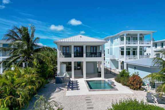 Paradise Palms - Image 1