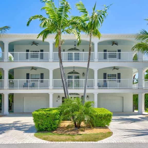 Oceanside Manor - Image 1